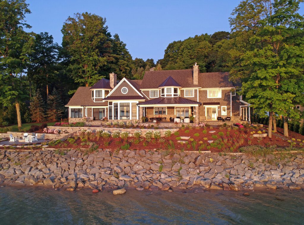 Private Residence in West Grand Traverse Bay Private Residence in West Grand Traverse Bay